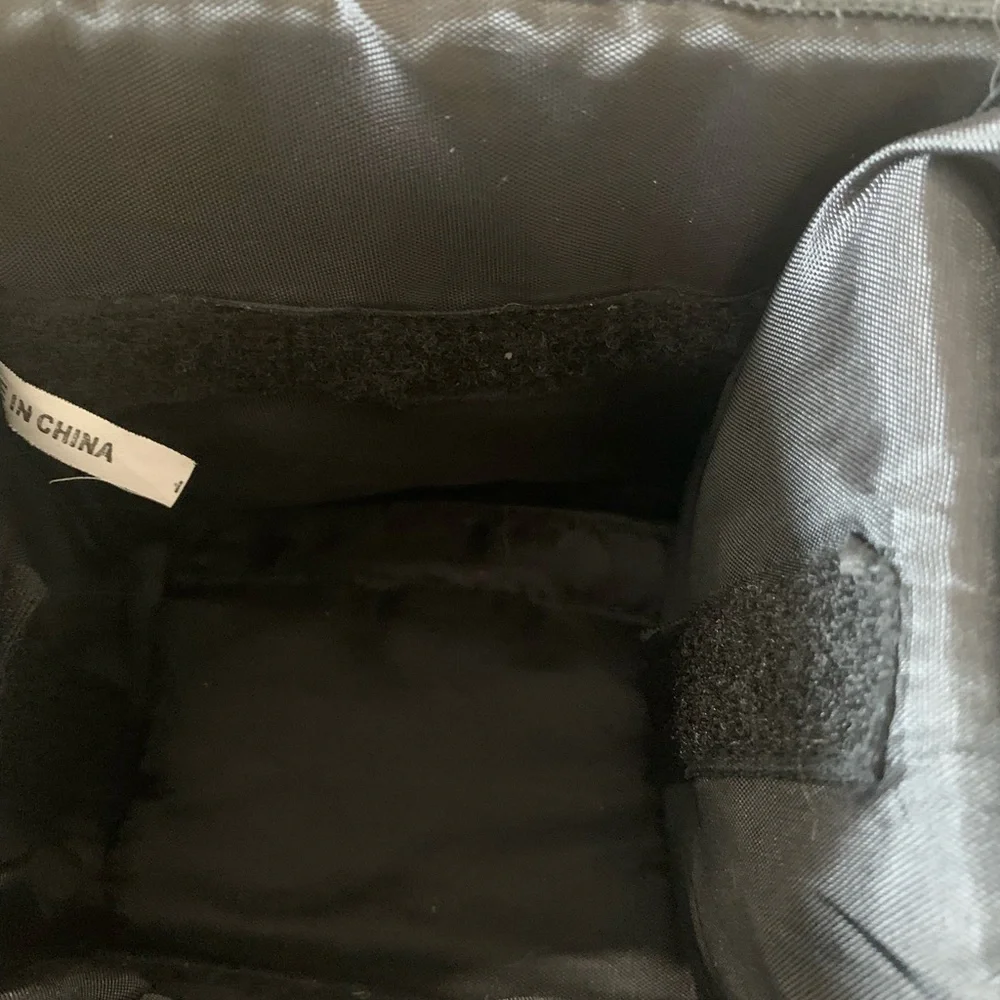 NWOT: Targus Black Camera Bag Organizer With Shoulder Strap and many pockets